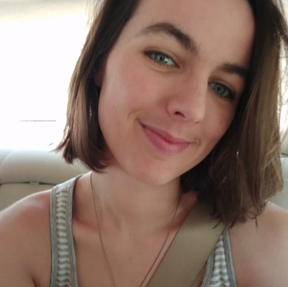 Meet your Posher, Caley - Picture 3 of 5